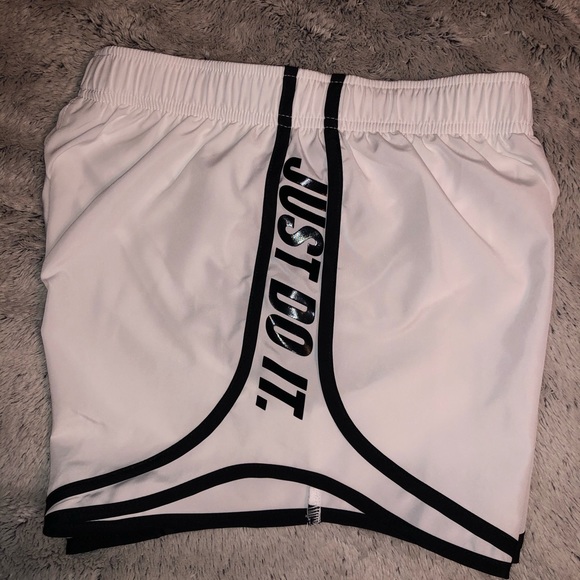 COPY - white nike dri-fit shorts - Picture 3 of 5